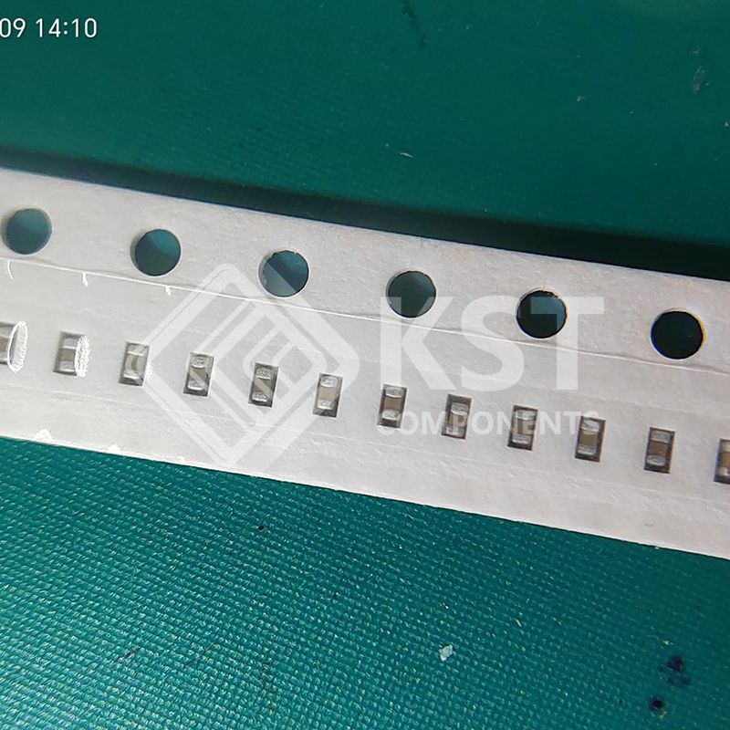 0402B104K500CT