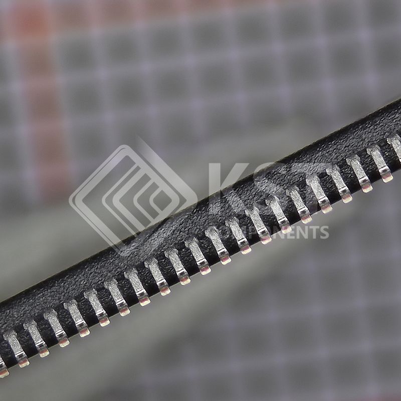LC4256V-75TN100C