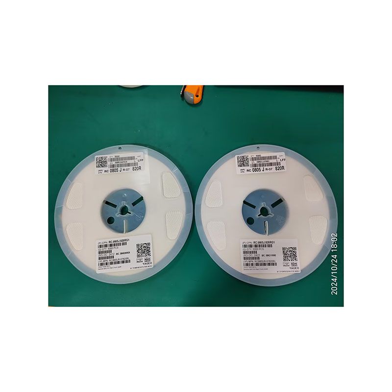 RC0805JR-07820RL