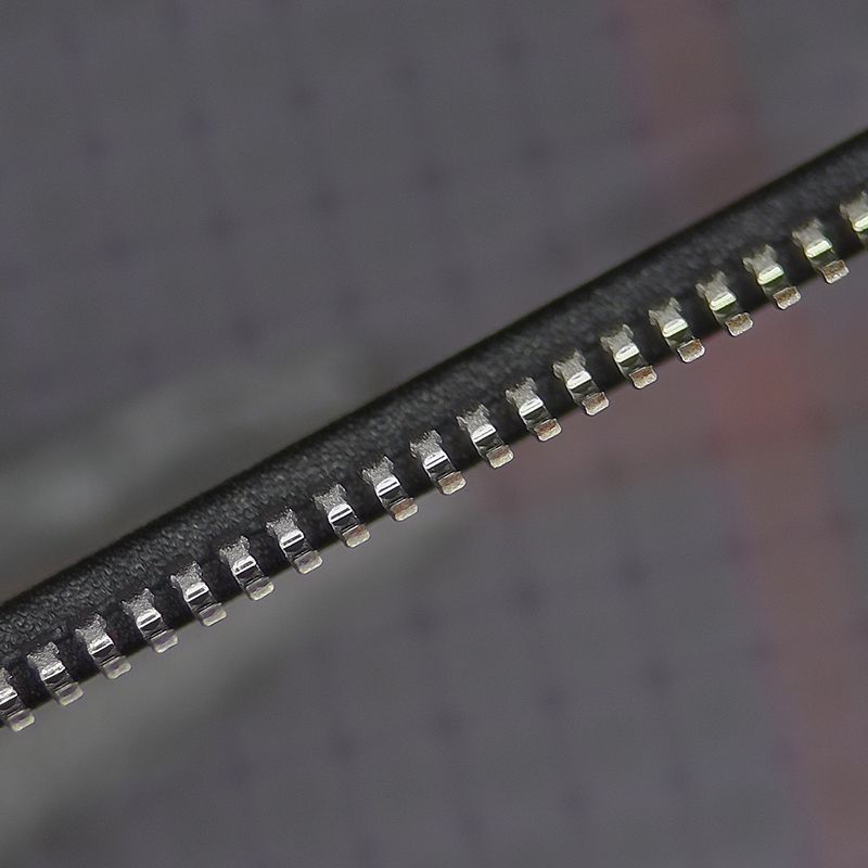 XC2C256-7VQG100I