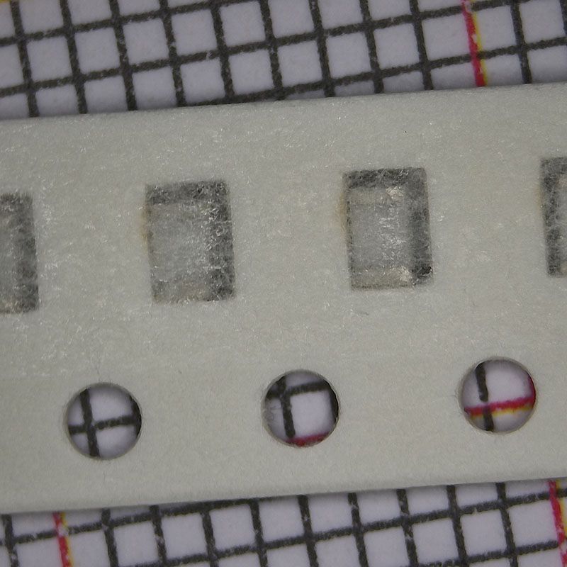 RC0805JR-07820RL