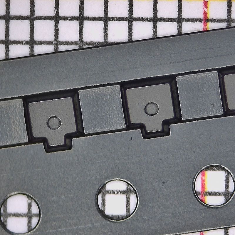 DMN26D0UT-7