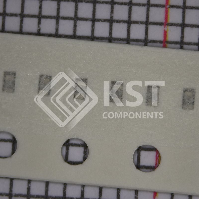 RC0402JR-0733RL