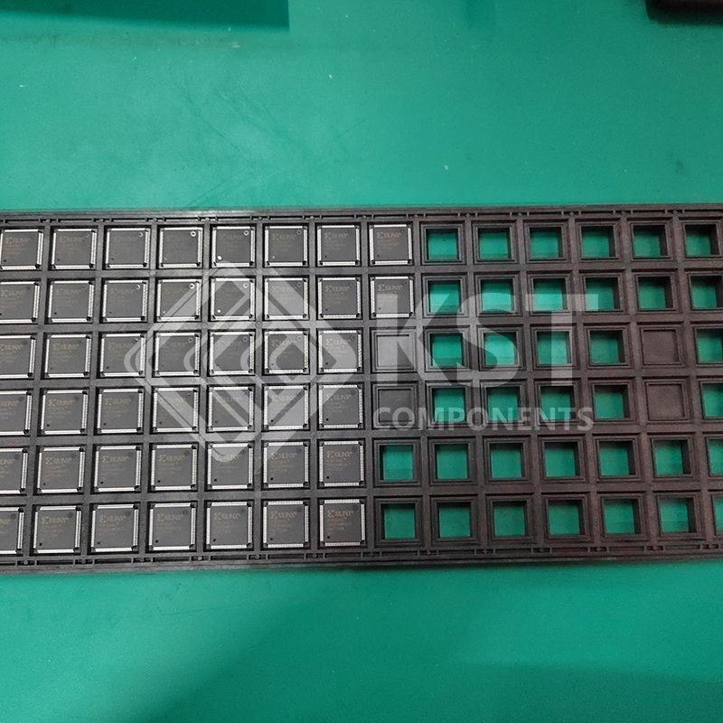 XC95144XL-10TQG100C