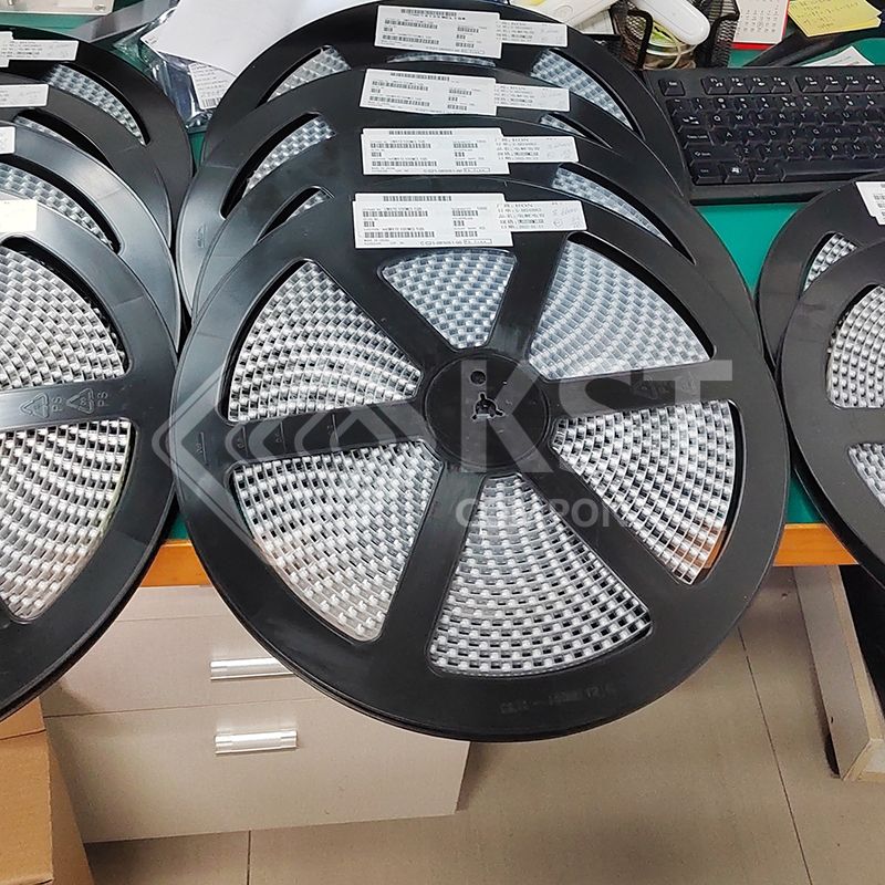 UWX1E100MCL1GB